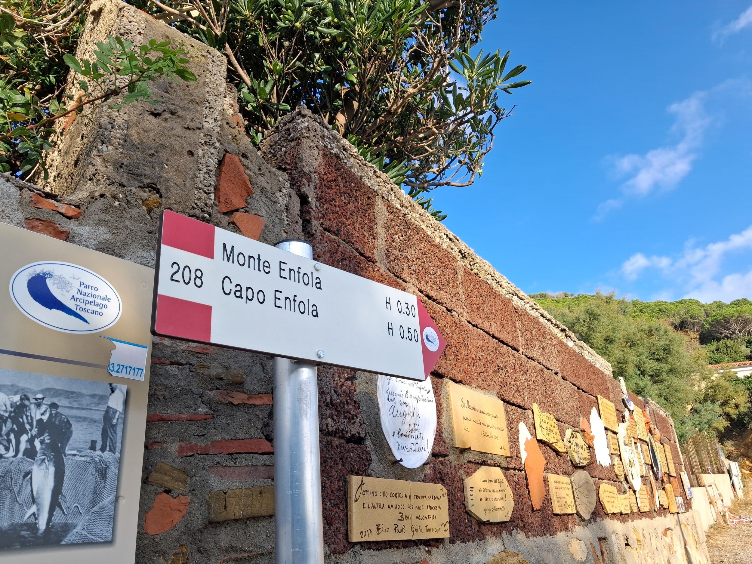 Sentieri più sicuri e ben segnalati: al via all’Isola d’Elba i lavori per il miglioramento della segnaletica verticale nel Parco Nazionale Arcipelago Toscano