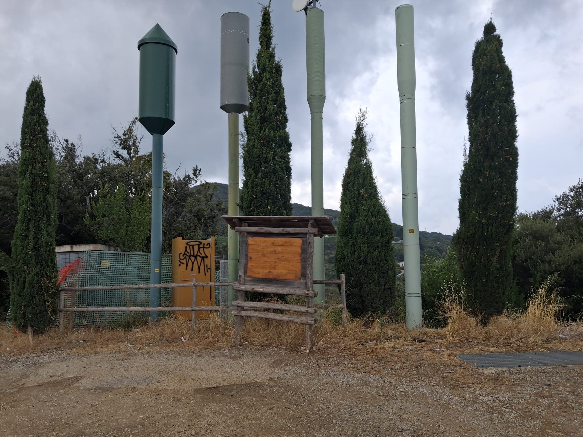 Vandalismo contro il Parco Nazionale: manomessa una bacheca informativa in località Puntale.